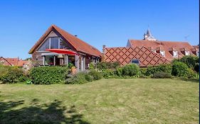 B&B - Villa Des Remparts - Ardres Proche Calais-St Omer-Dunkerque